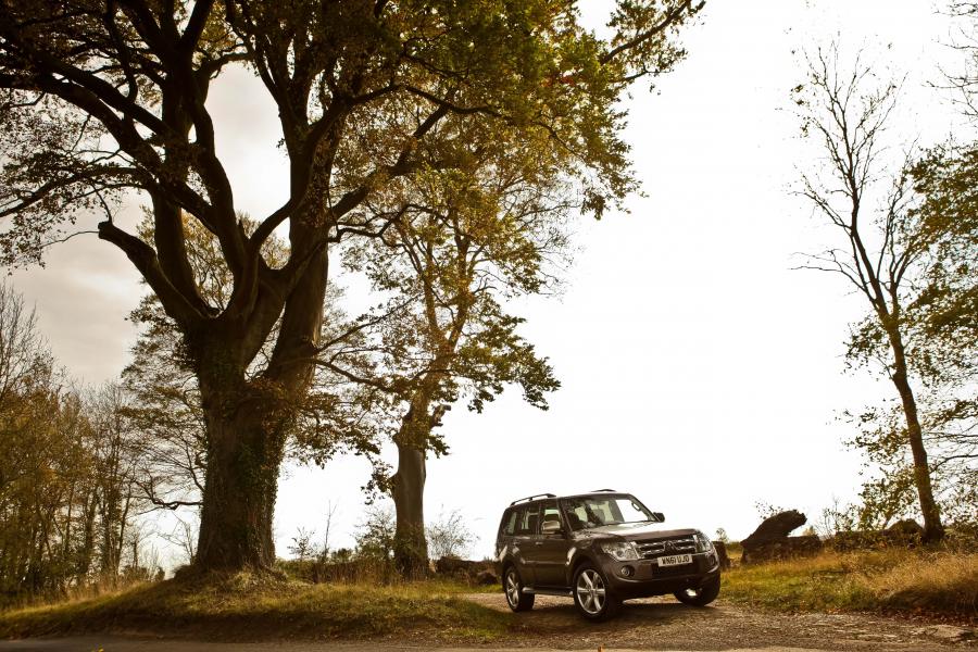  Mitsubishi Shogun 2012 года  (UK) (фото 5 из 17)
